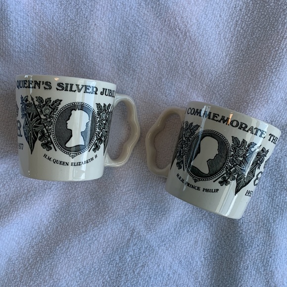 Queen Elizabeth II Silver Jubilee Tea Cups/Coffee Mug - Picture 6 of 9